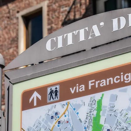 Angolo Al Ponte Micro In Pieno Centro Lejlighed Pavia